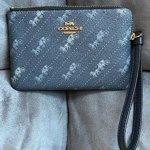 Coach Corner Zip Wristlet w/ Horse and Carriage print